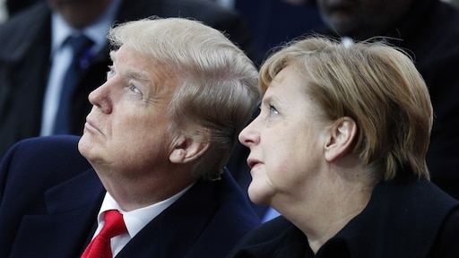 Merkel schrijft in memoires hoe ze met Trump omging: 'Buig, buig, buig, maar breek niet'
