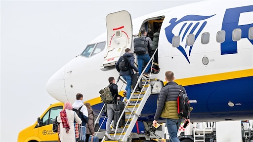 Miljoenenboetes voor Ryanair en EasyJet vanwege toeslag voor stoelkeuze of handbagage