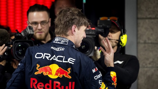 Wéér wereldkampioen! Max Verstappen doet het voor de vierde keer op rij