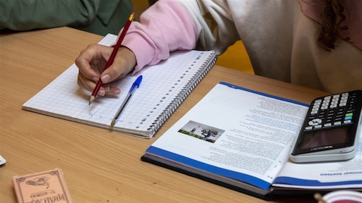 Politie houdt meisje uit België aan voor bedreiging middelbare scholen Breda