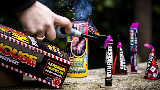 Kindervuurwerk massaal afgekeurd: 'Fonteinen vallen bij zuchtje wind al om'