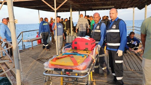 3 lichamen geborgen uit gezonken toeristenboot Rode Zee, nog 13 vermisten