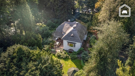 Funda-vondst: in deze klassieke villa heb je geen handdoek nodig na het douchen