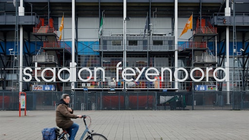BOOS: Feyenoord wilde aangifte zware mishandeling scheids door fans tegenhouden