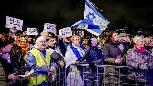 Ruim 1000 aanwezigen bij betoging tegen antisemitisme, tegendemonstranten weggestuurd