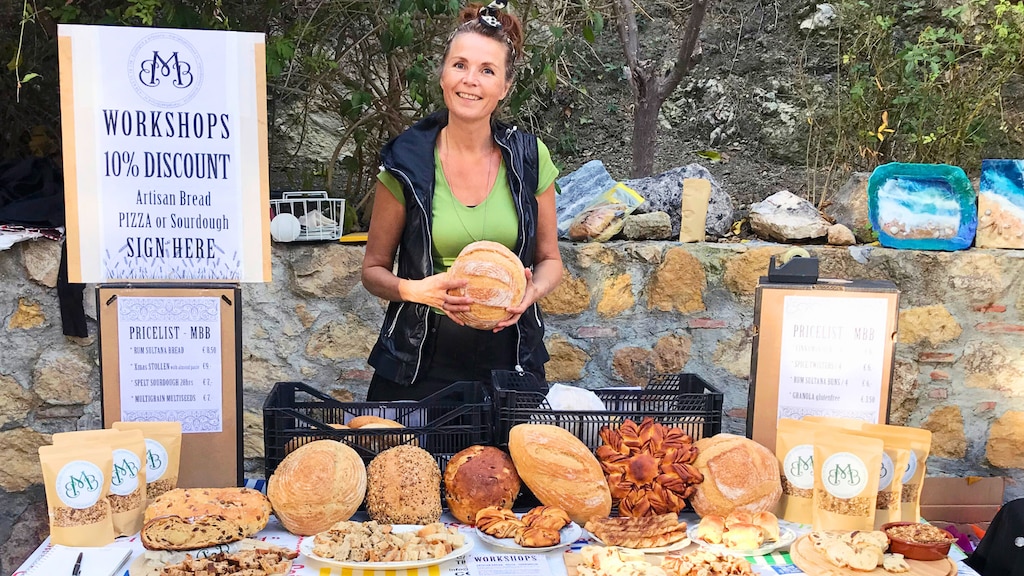 Als Marije net in Spanje woont, staat ze met haar broden op de lokale markt