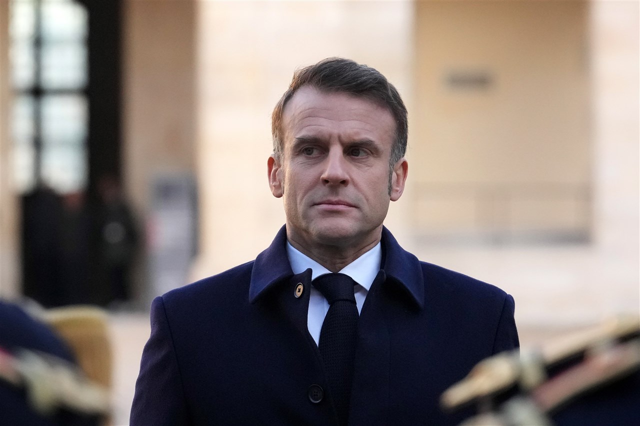 President Macron benoemt François Bayrou (73) tot premier van Frankrijk