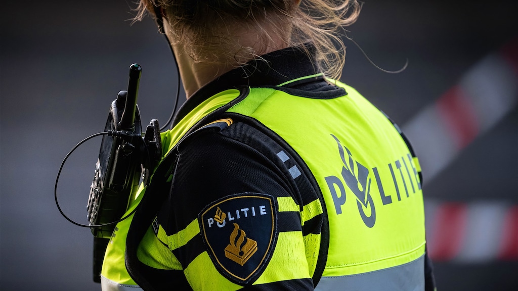 Grote vechtpartij in café Alkmaar tussen fans Ajax en AZ, drie arrestaties