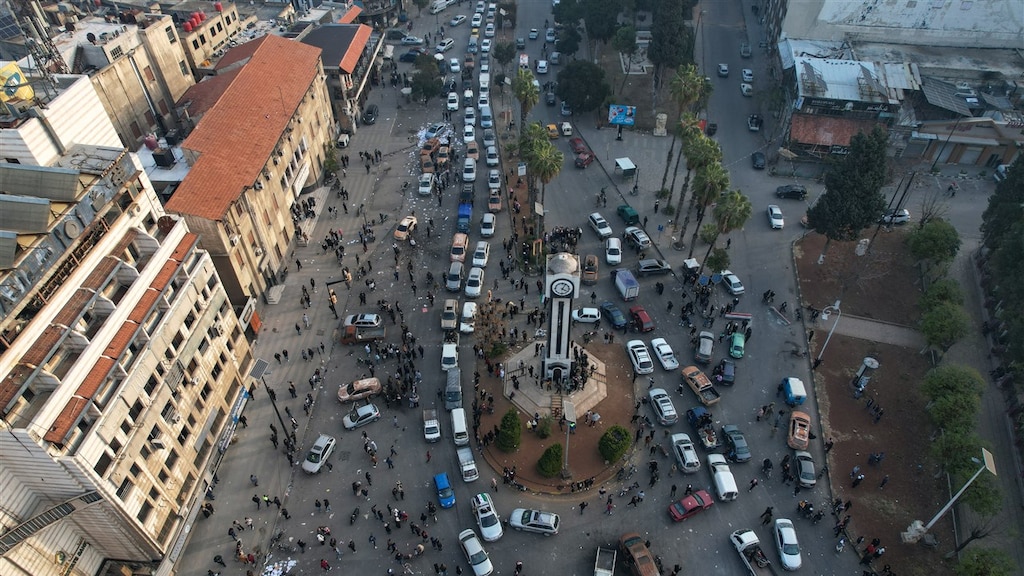 Mensen komen bijeen in het centrum van Damascus.