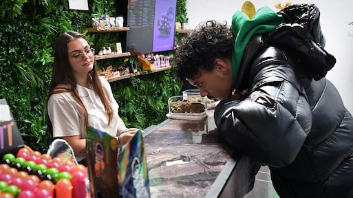 Vanaf april wordt in 10 gemeenten alleen nog maar gereguleerde wiet verkocht