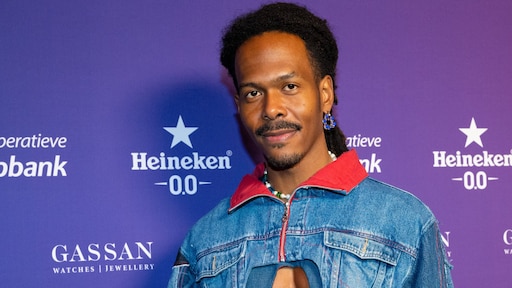 Jeangu Macrooy keert 'naakt en kwetsbaar' terug met eigen muziek