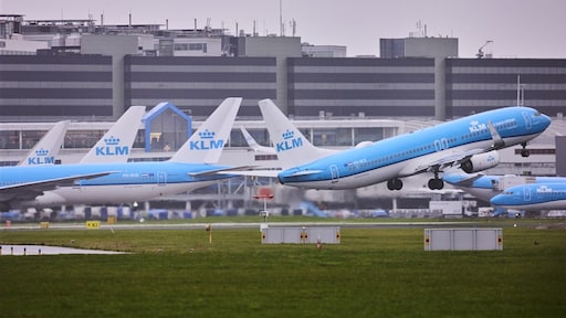 Procederende omwonenden Schiphol zullen niet meteen aandringen op lager vliegplafond