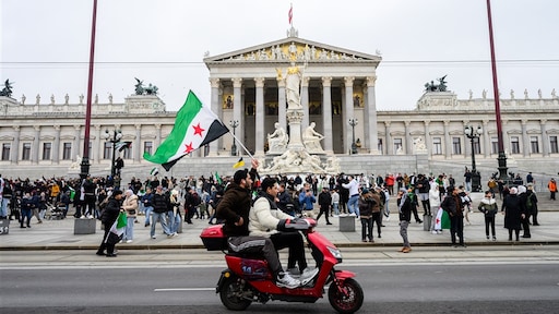 Oostenrijk biedt Syrische vluchtelingen 1000 euro om terug te keren