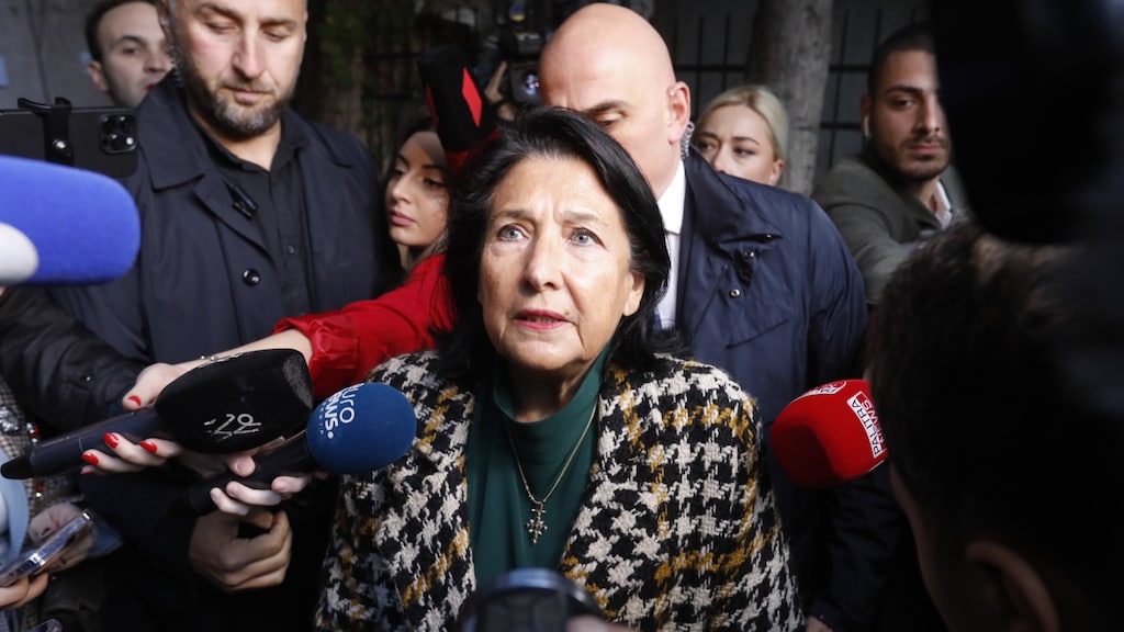 Frictie bij stemming over nieuwe president Georgië: huidige wil niet weg
