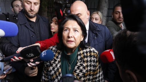 Frictie bij stemming over nieuwe president Georgië: huidige wil niet weg