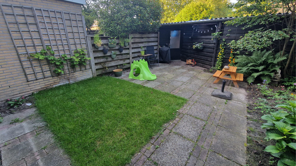 De tuin vóór de verbouwing.