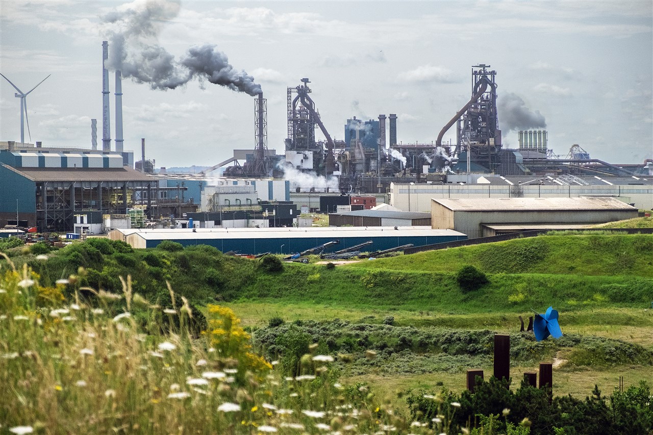 Miljoenenboetes dreigen voor Tata: uitstoot schadelijke stoffen te hoog