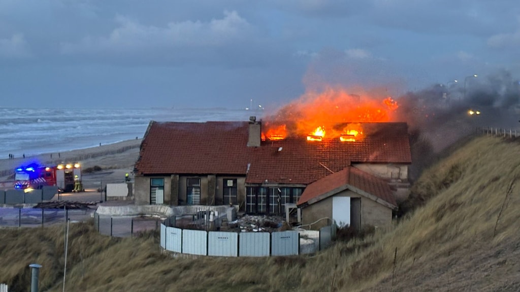 Strandtent van prins Bernhard in Zandvoort afgebrand, drie minderjarigen aangehouden