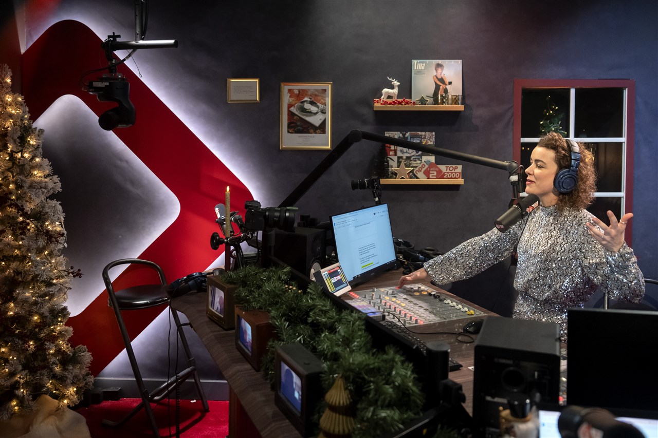 Top 2000 van start gegaan met Sat by the Ocean van Queens of the Stone Age