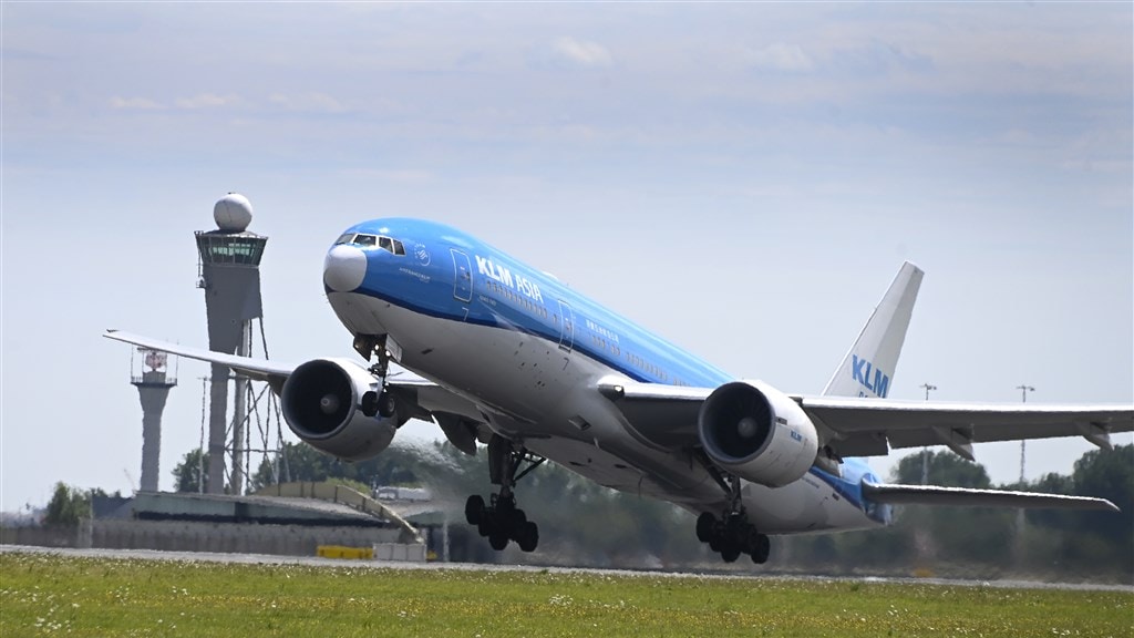 Twee KLM-Boeings na vertrek met problemen terug naar Schiphol
