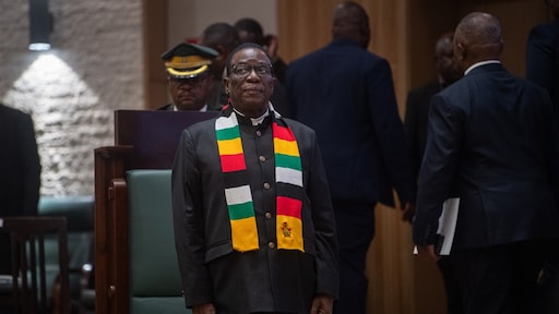 President Zimbabwe schaft per direct de doodstraf af