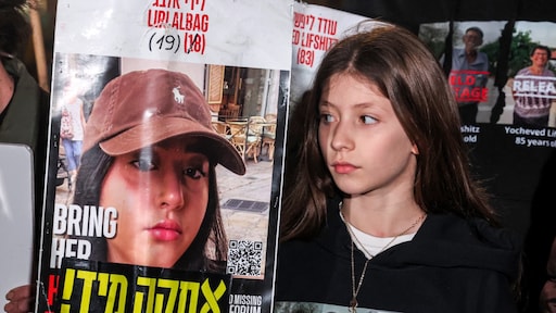 Nieuwe video Israëlische gijzelaar Liri Albag (19): 'De wereld begint ons te vergeten'