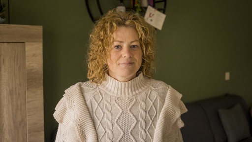 Coby stond haar kinderen af aan pleegzorg: 'Hun lege bedjes staarden me aan'