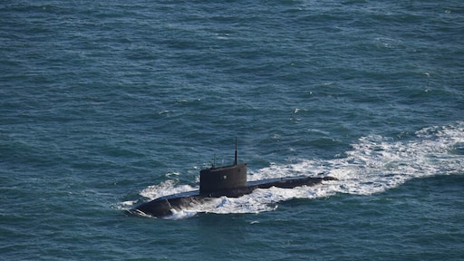 Defensie volgde vandaag Russische onderzeeboot op de Noordzee