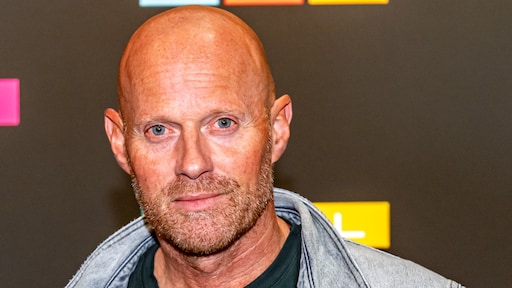 Erik van Special Forces VIPS geeft leerling een standje in nieuw seizoen Dream School