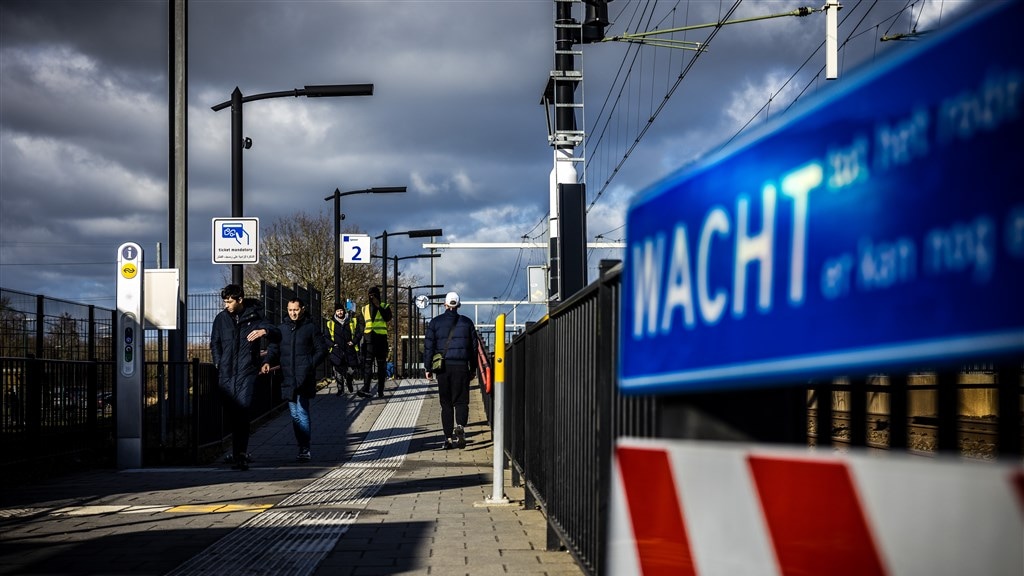 NS laat station  Maarheeze mogelijk links liggen om overlast asielzoekers