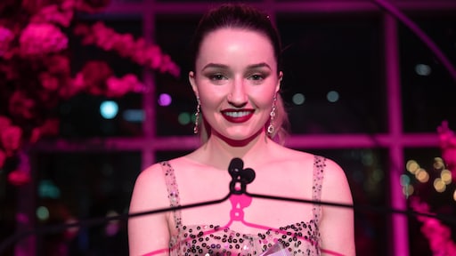 Netflix deelt trailer van nieuwe dramaserie Apple Cider Vinegar