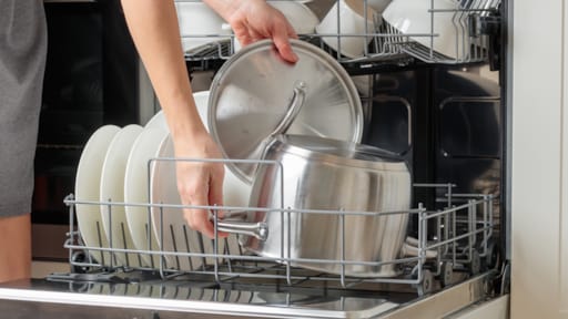 Pannen wel of niet in de vaatwasser: zo zit het