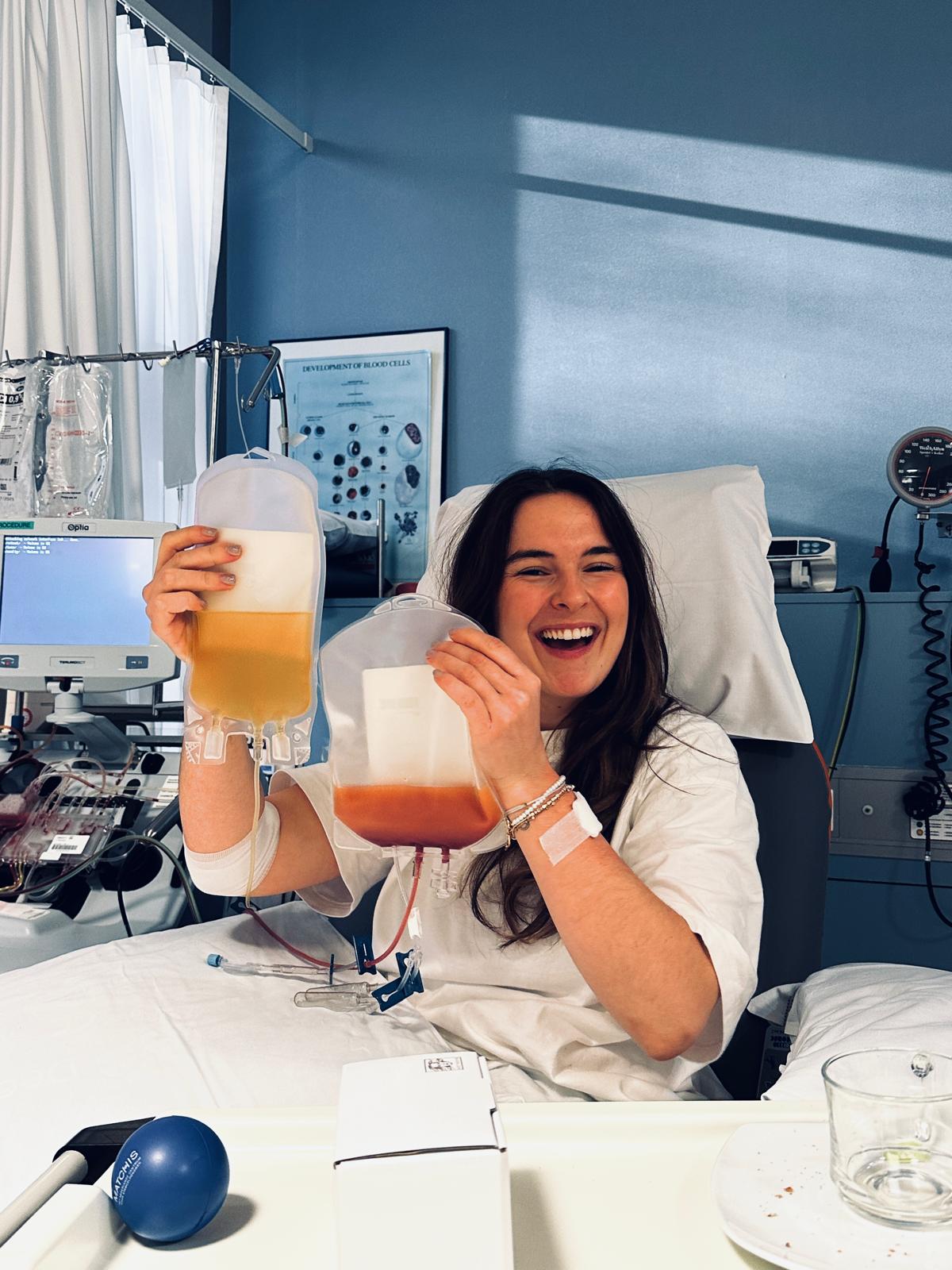 Julie (23) is stamceldonor: 'De vrouw die mijn stamcellen ontving, is nu weer beter'