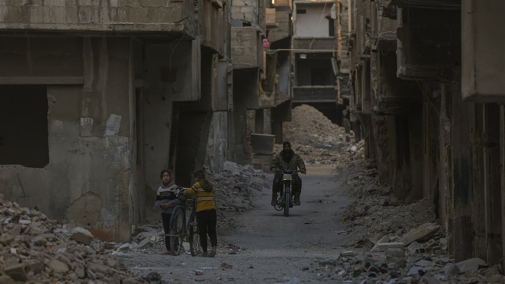 Syrische statushouders krijgen 900 euro als ze hun verblijfsvergunning inleveren: 'Niet realistisch'