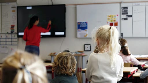 Zoveel verdient een leraar écht: '6200 euro? Daarvan kunnen meeste docenten alleen maar dromen'