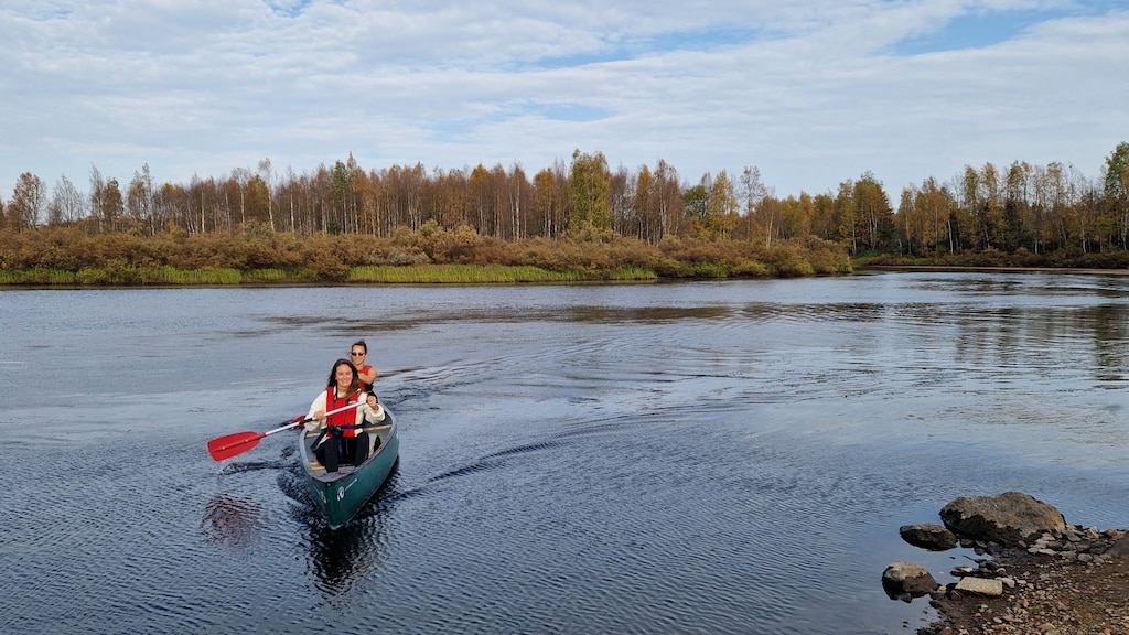 Kajakken op rivier Ounasjoki.