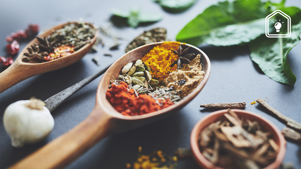 Zó maak je de 5 meest gebruikte kruidenmixen zelf