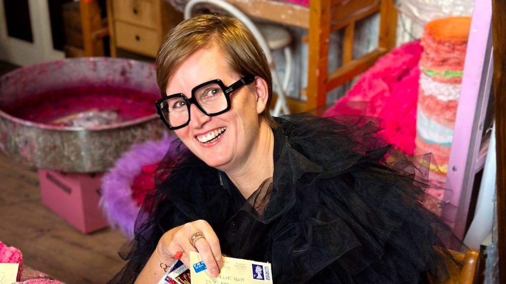 Danielle krijgt al 140 weken lang kaartjes van haar Britse kunsthelden: 'Wie is nu fan van wie?'