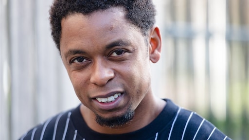 Typhoon wil nu onderdeel zijn van het feestje: 'Als artiest kom je backstage binnen, zo leefde ik ook'