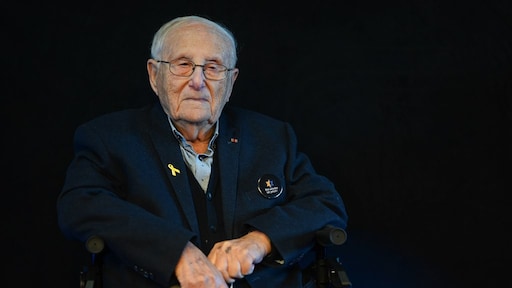 Holocaustoverlevende (99) geeft medaille terug om AfD-samenwerking