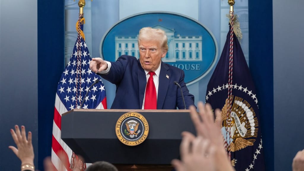 Trump haalt na crash uit naar diversiteitsbeleid: 'Niet het moment voor politiek'