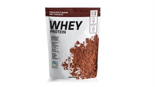 Decathlon roept choco-proteïnepoeder terug om mogelijke metaaldeeltjes: 'Eet het niet'