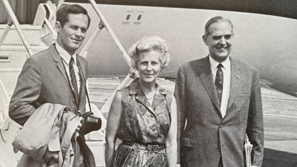 1970: Anton (links) als productmanager Philips Telecommunicatie Industrie mee op zakenreis naar Brazilië met zijn vader Frits en moeder Sylvia.