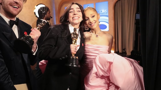 Billie Eilish naar Amsterdams concert van broer FINNEAS