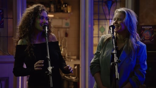 Katja Schuurman en Babette van Veen brengen eerbetoon aan Guusje Nederhorst in GTST