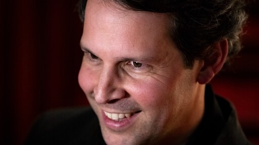 Victor Mids overrompeld door hoogste Nederlandse goochelprijs: 'Mooie verrassing'