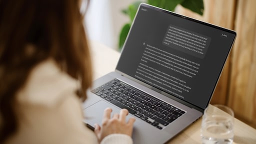 Noa (19) gebruikt ChatGPT als psycholoog: 'Het helpt mijn gedachten te begrijpen'