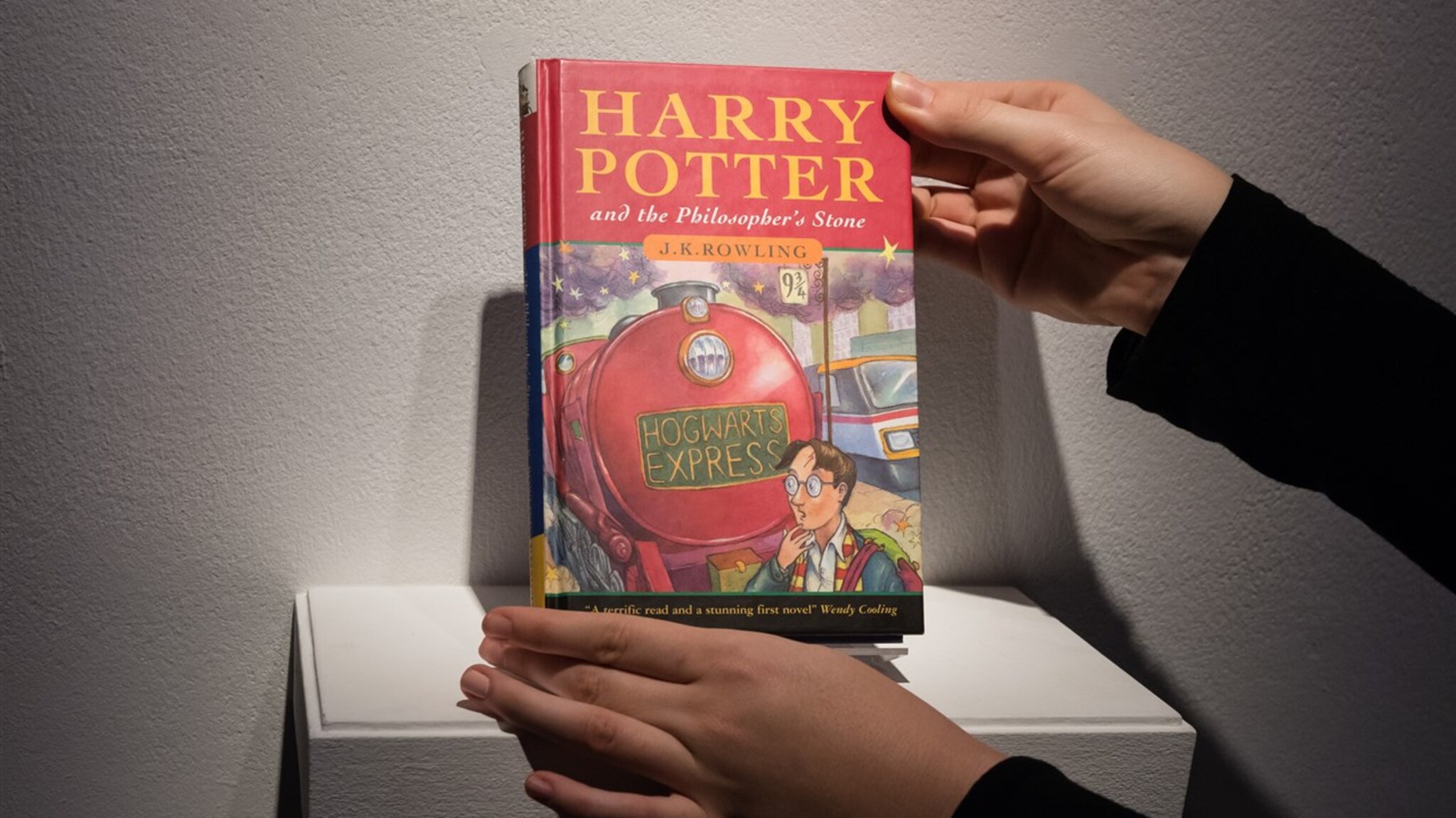 Eerste editie Harry Potter-boek geveild voor 25 000 euro - WaarMaarRaar.nl