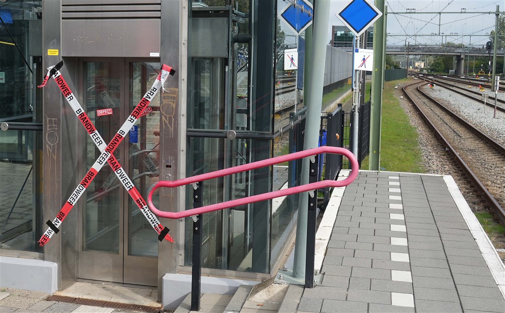 Brandbrief gemeentefracties over kapotte stationsliften: 'Mensonterend'