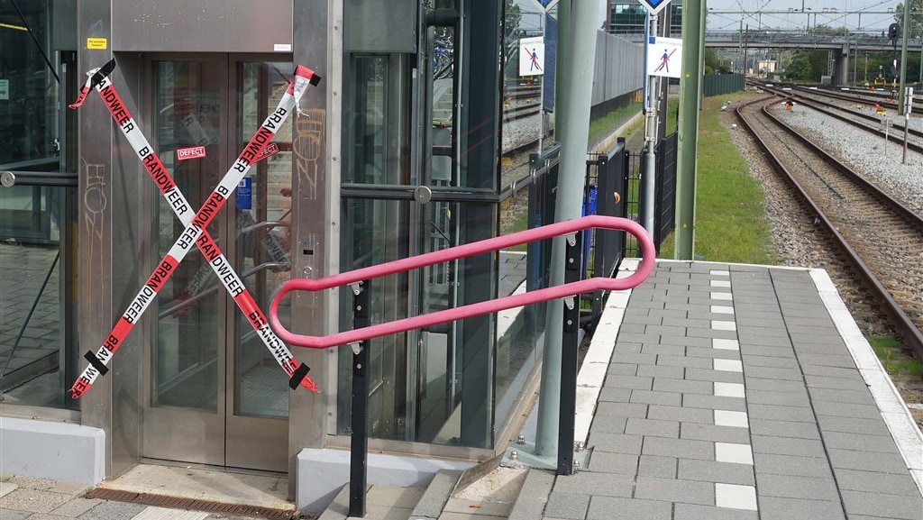 Brandbrief gemeentefracties over kapotte stationsliften: 'Schrijnend en mensonterend'